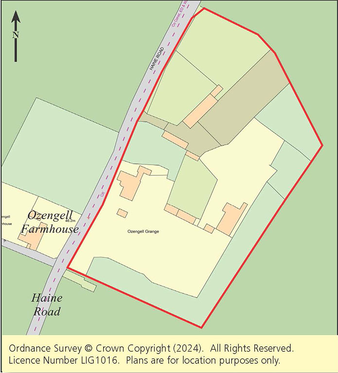Lot: 107 - DETACHED PROPERTY IN GROUNDS OF 3.5 ACRES WITH OUTBUILDINGS, STABLES AND DILAPIDATED BARN -